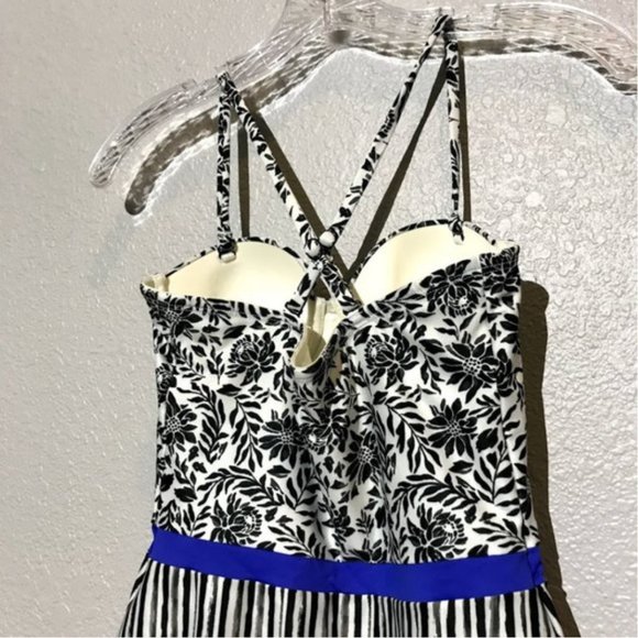 Saha Waterlily Shadow One Piece Swimsuit - Picture 5 of 12